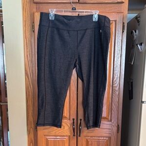 Danskin Now Black Capris